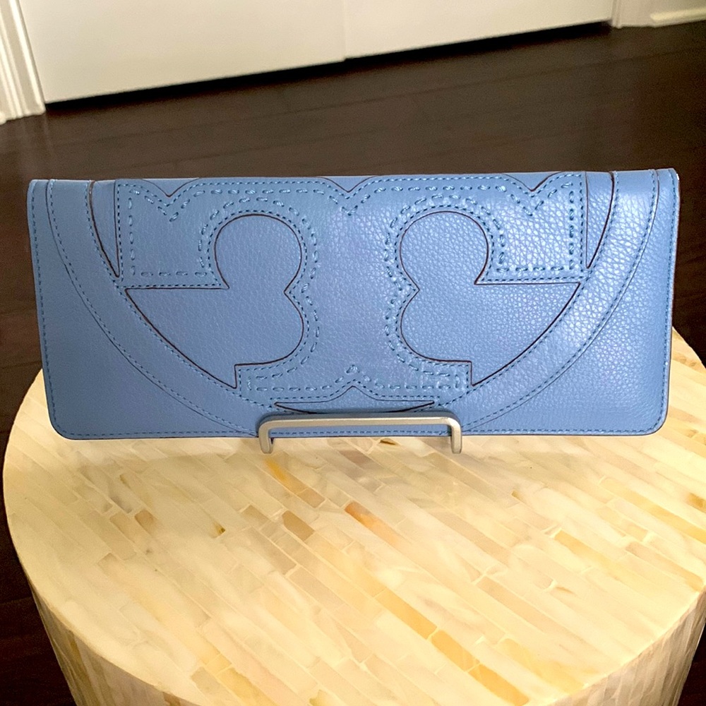 Tory Burch Serif Clutch - Perriwinkle Blue/Light Blue